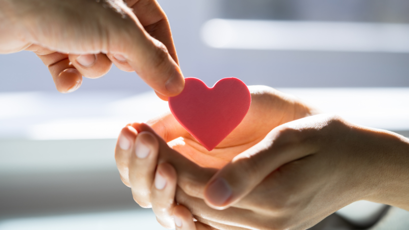 Com Jose Eduardo De Oliveira e Silva, descubra como a caridade hoje se torna presença viva que cura e transforma.